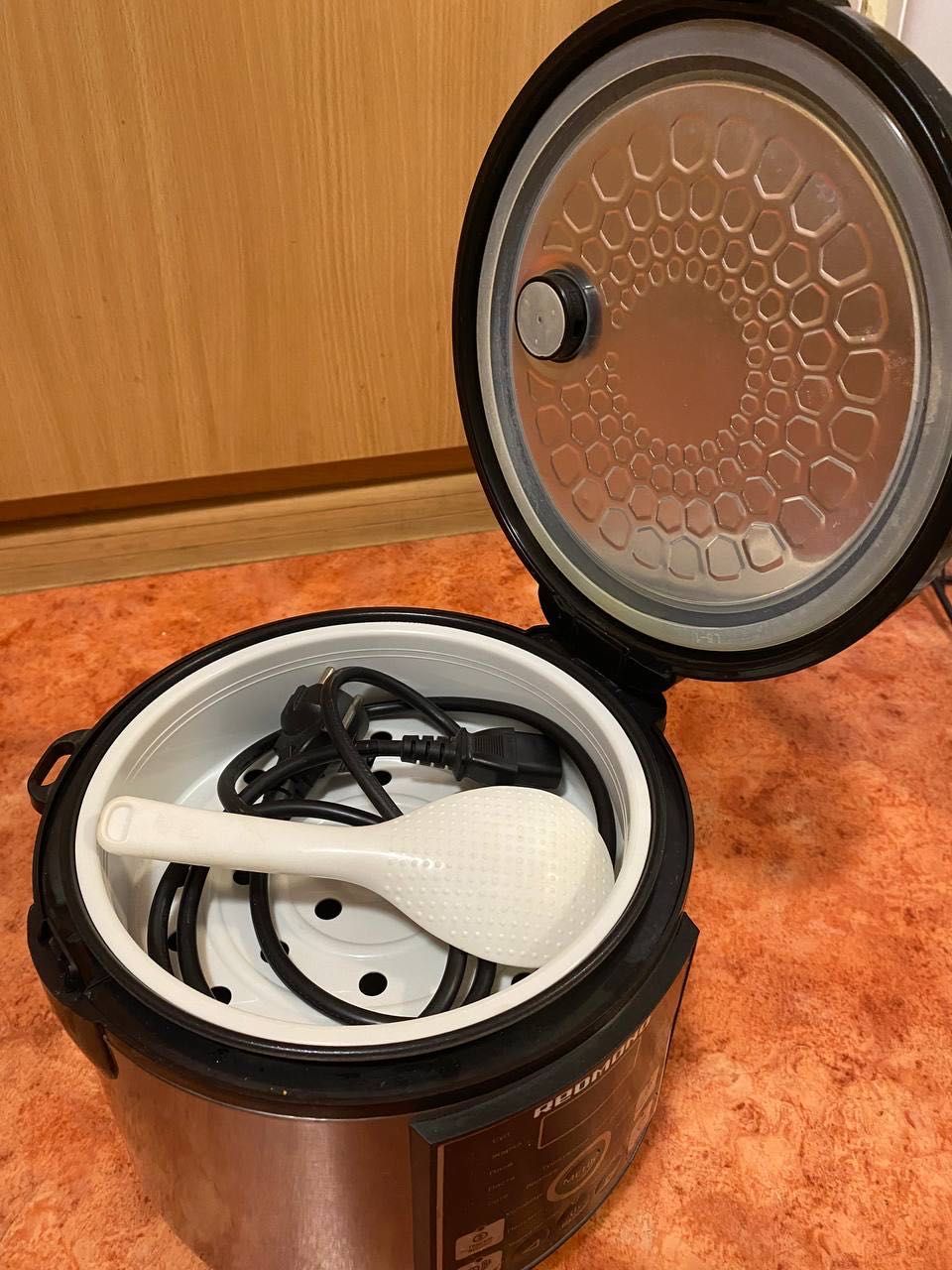 Multicooker REDMOND