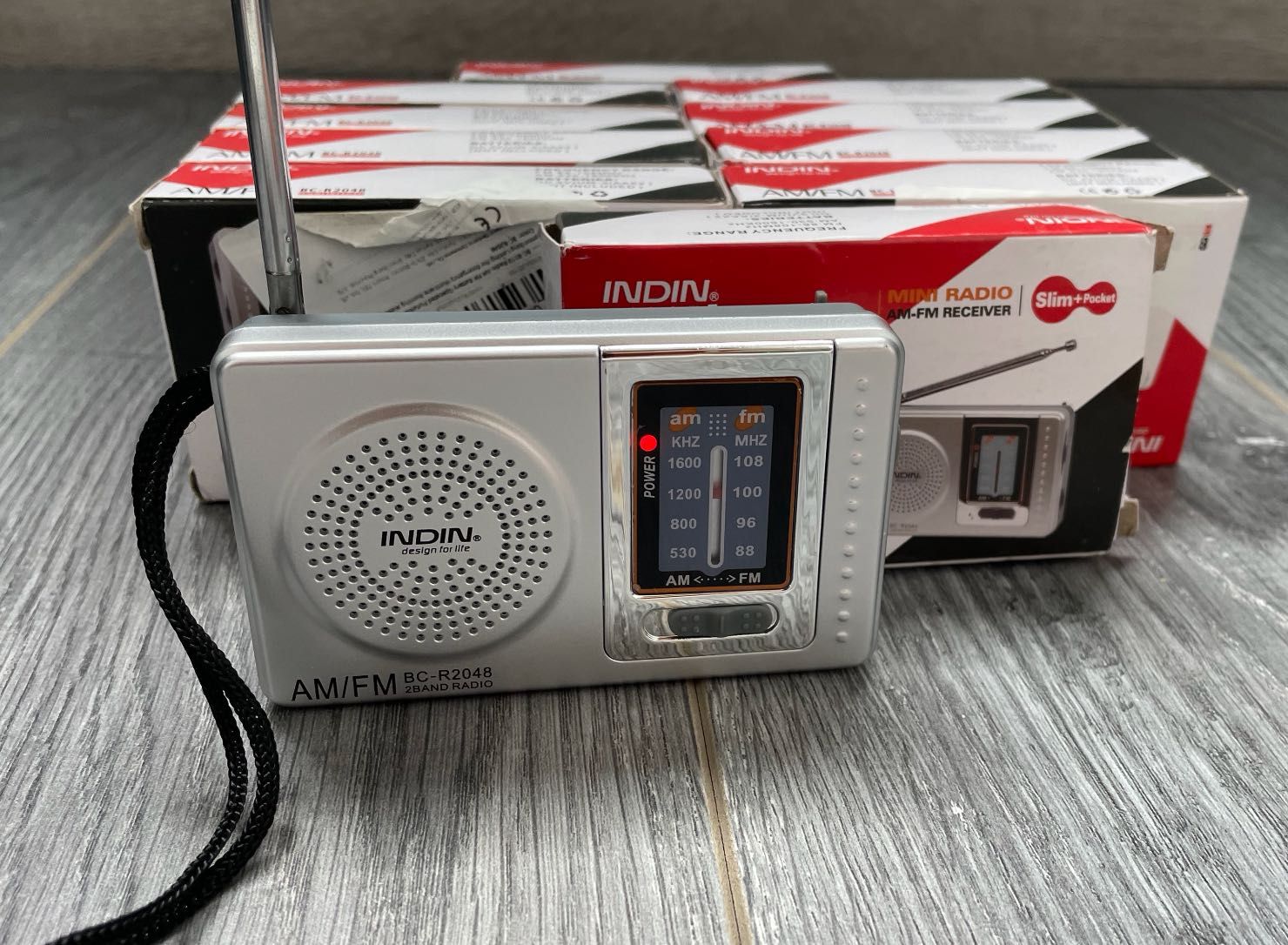 Радіоприймач портативний міні на батарейках Indin BC-R2033 AM FM