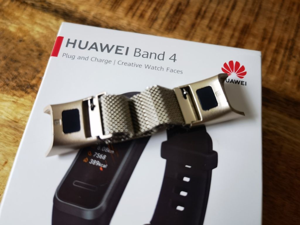 Bransoleta do Huawei Band 4 kolor złoty typu Milanese - opaska