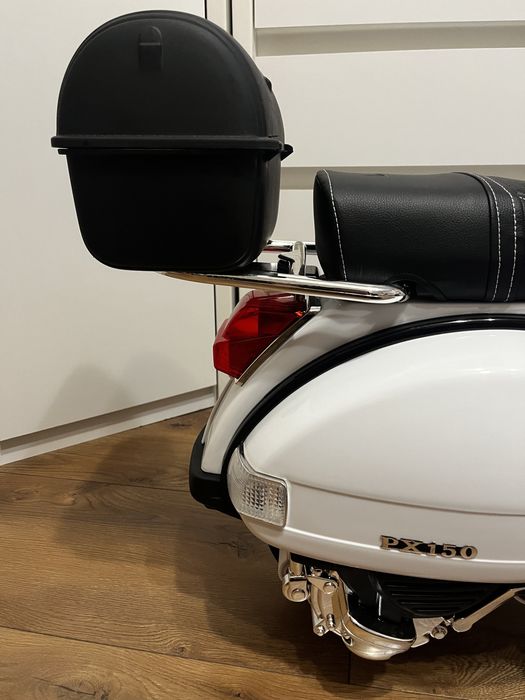 skuter motocykl elektryczny na akumulator vespa piaggo px150 biały