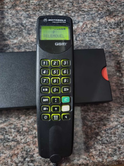 Telefone vintage Motorola International 2200  (BMW, Mercedes, Audi…)