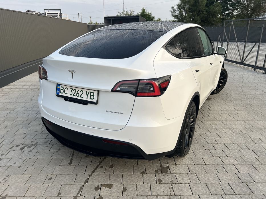 TESLA Y 2021 Dual motors