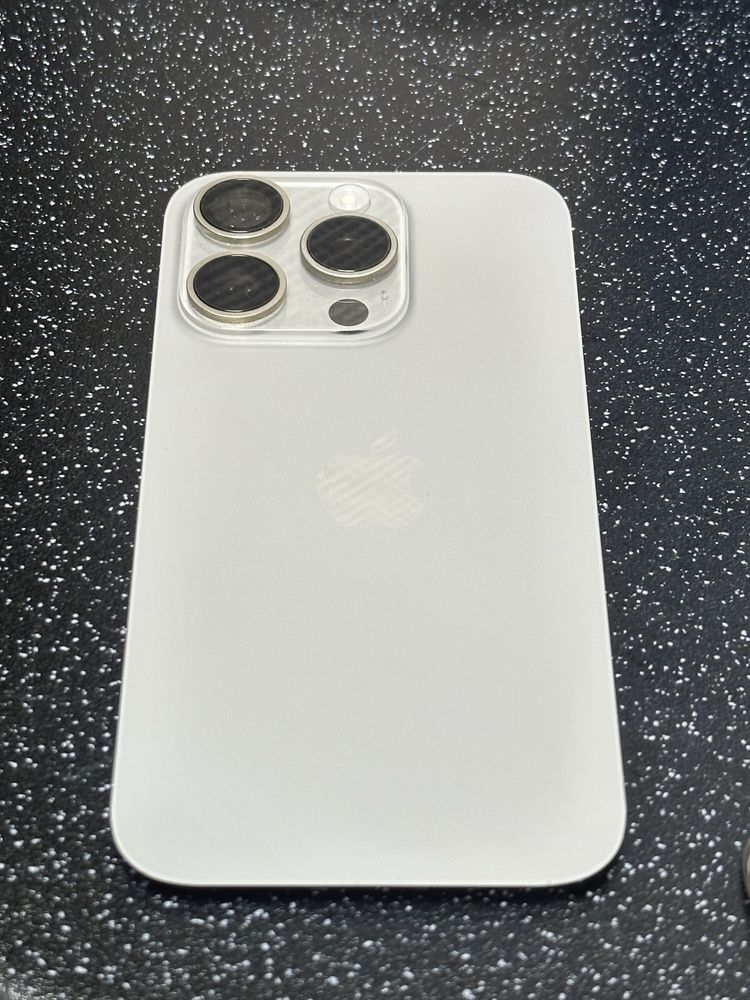Задня кришка IPhone 15 Pro без нічого/