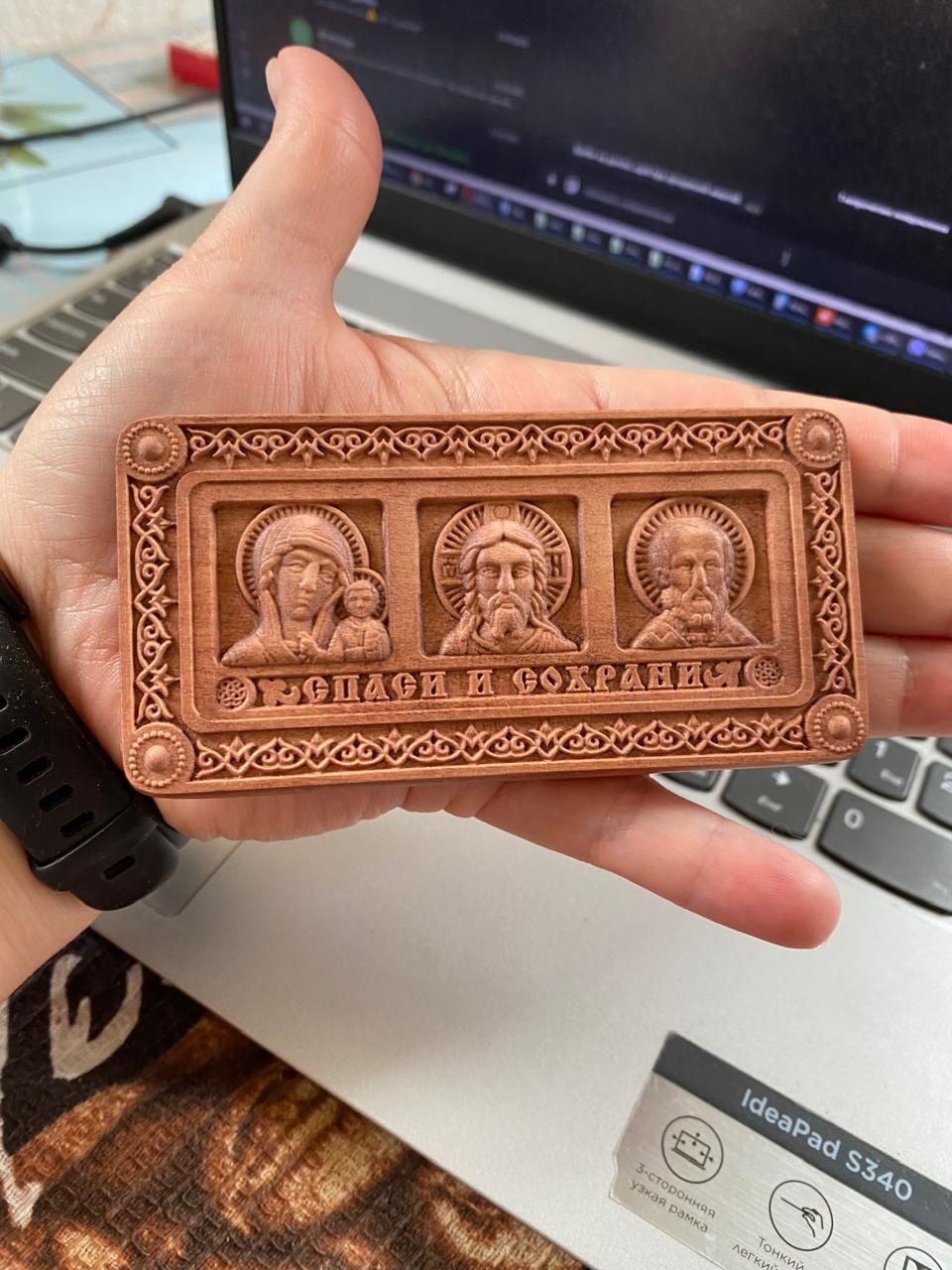 Резная икона в авто Святая троица триптих