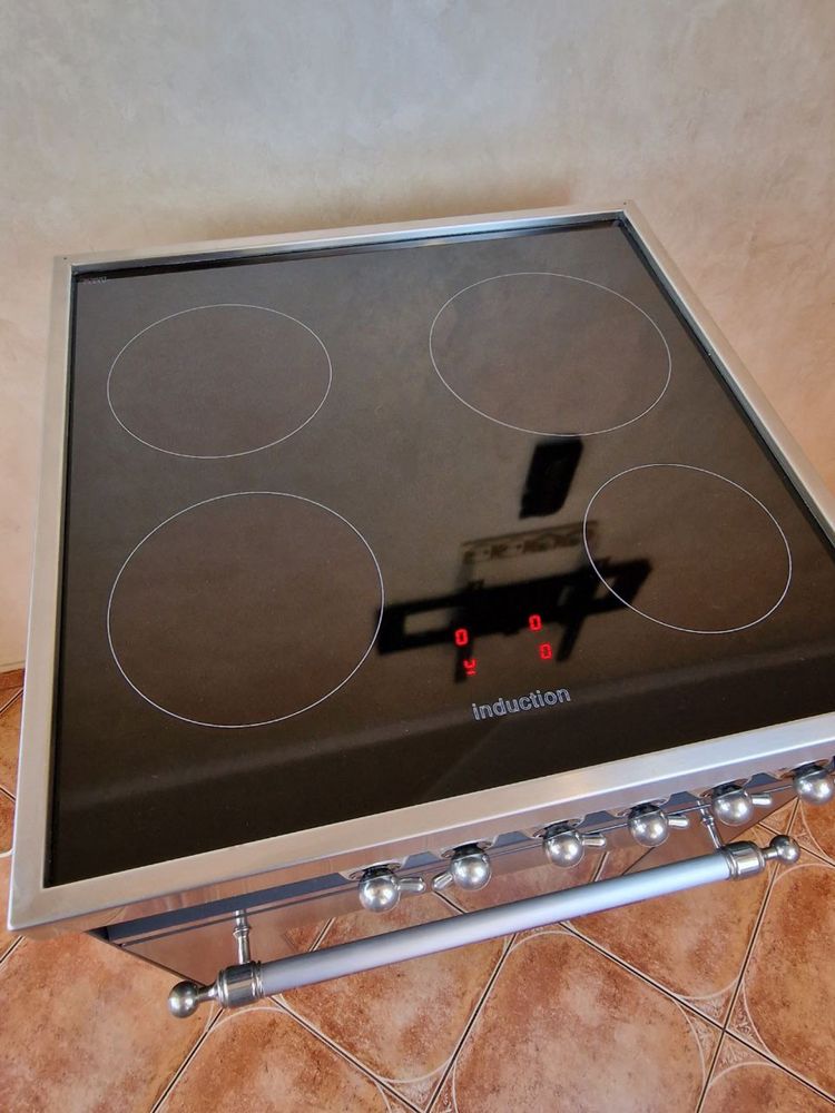 Професійна Індукційна електрична кухонна плита ILVE Milano 60 см