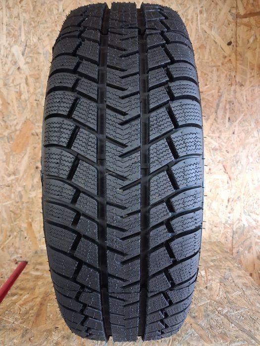 Opony bieznikowane 215 65 R16 Suv Top Snow