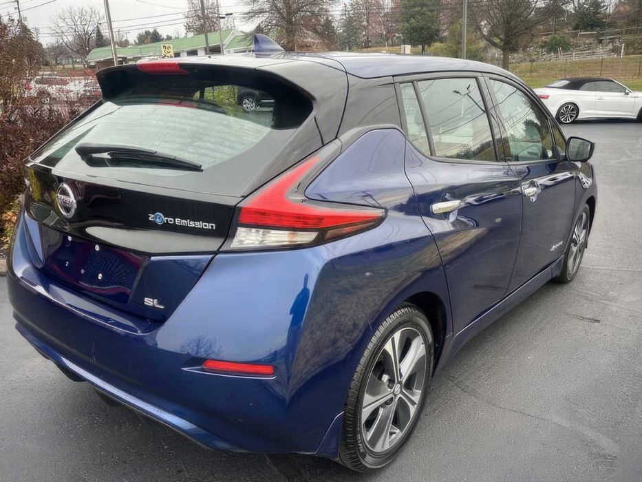 Nissan LEAF SL      2019