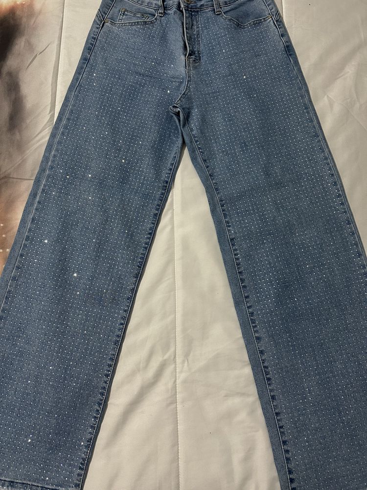 Calça de ganga com brilhos