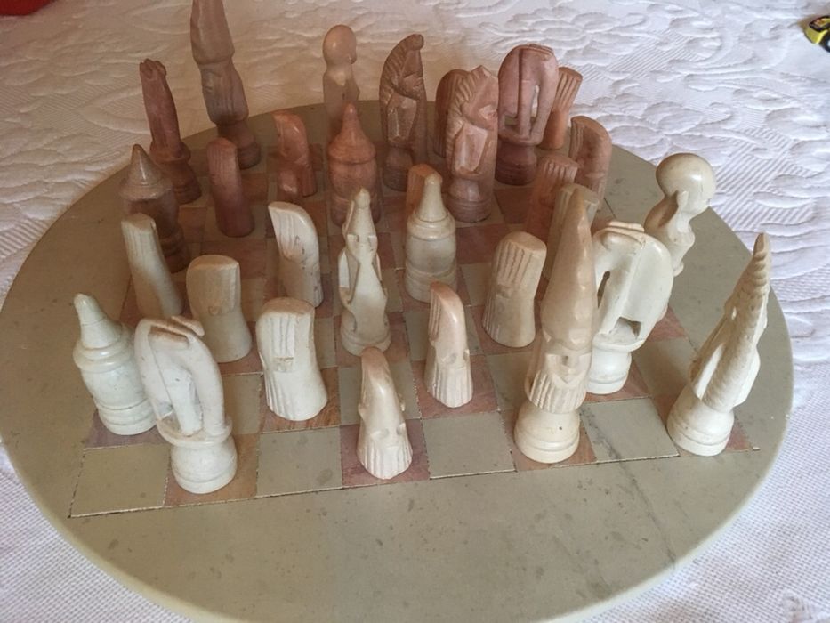 Jogo de xadrez em pedra sabao