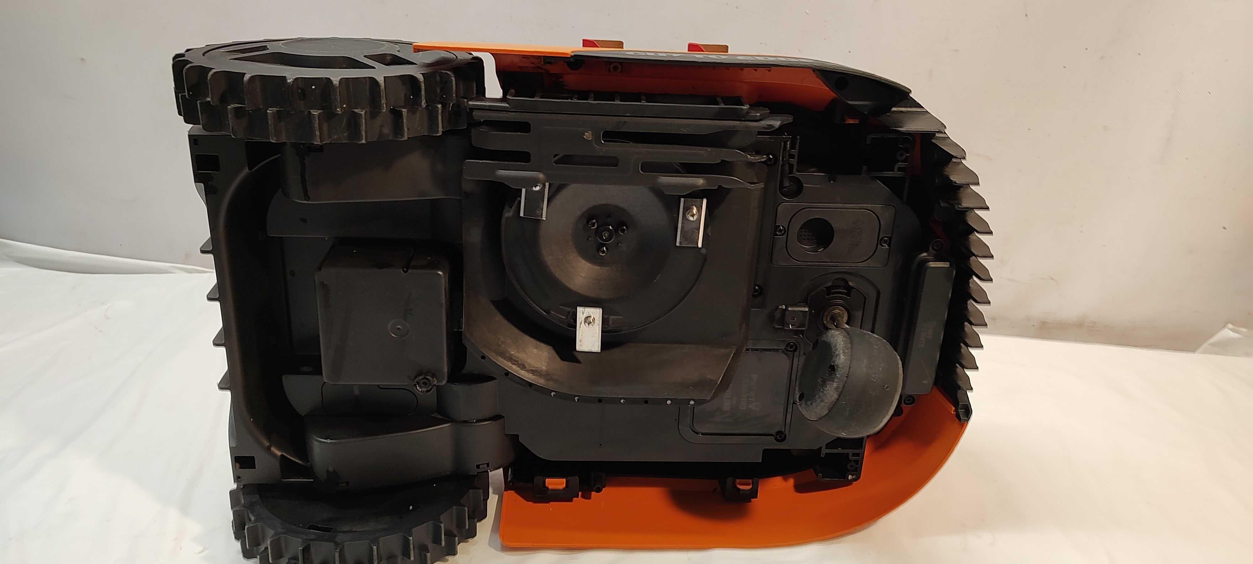 Robot koszący,kosiarka samojezdna WORX Landroid  WR165E  WYPRZEDAŻ