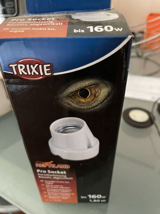 Vende-se vario material de terrario