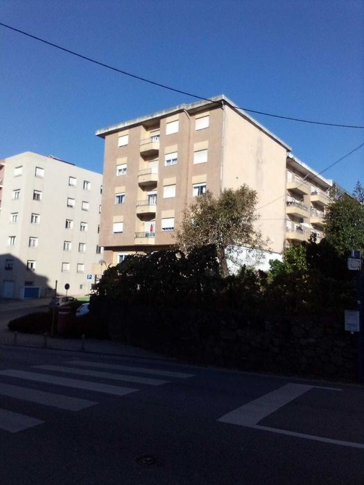 Arrendo quarto com casa de banho privativa