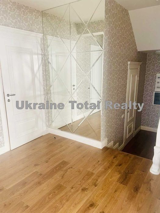 Васильків! Чудовий будинок з ремонтом 240м2 + 15сот! Вул. Михайлівська