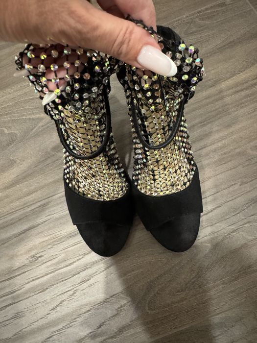 Босоніжки . Дуже красиві