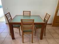Mesa de jantar madeira e vidro, extensível com 4 cadeiras
