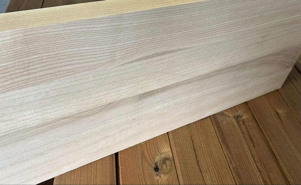 Półka lita dębowa o grubości 2 cm, szerokości 20 cm i długości 100 cm