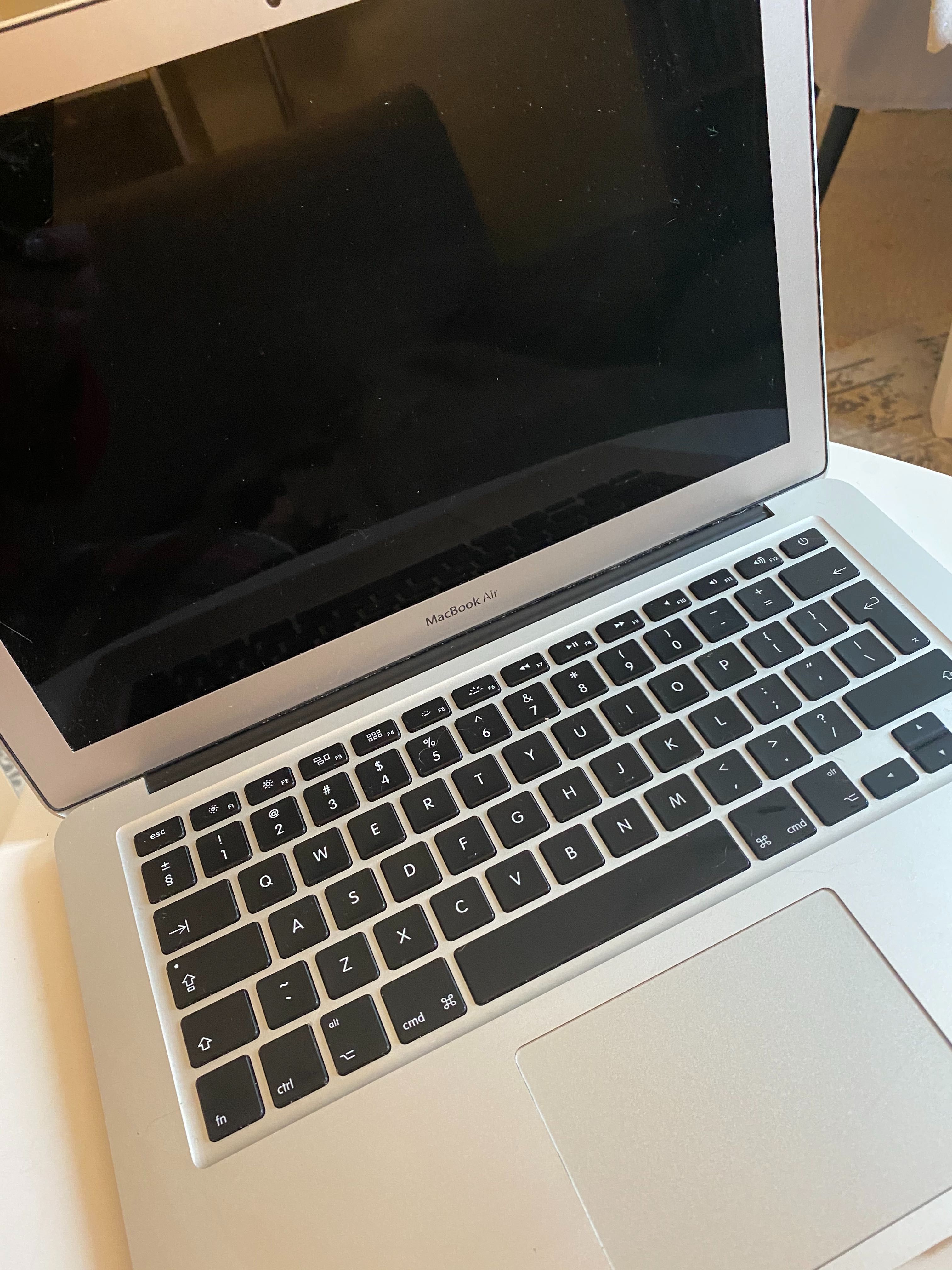 MacBook Air 13 używany sprawny