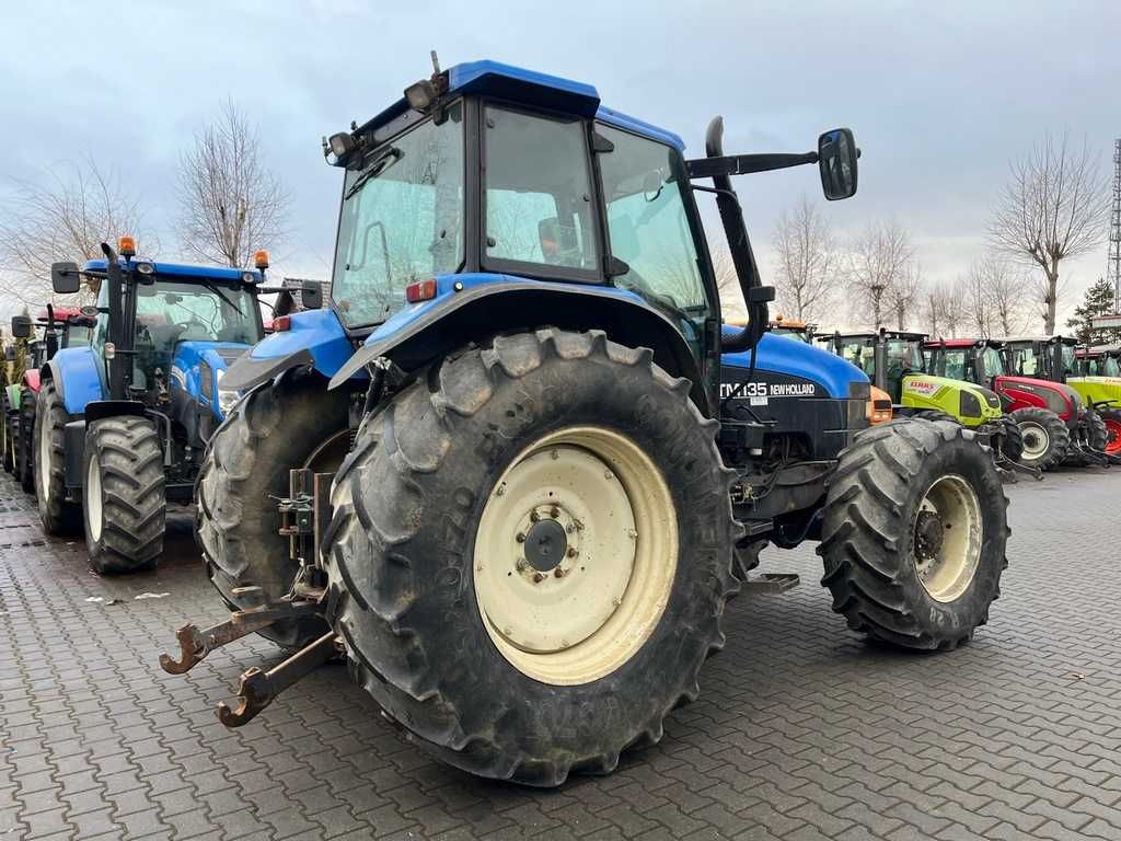 NEW HOLLAND TM 135 / Przedni TUZ / Kabina amortyzowana / Klimatyzacja/