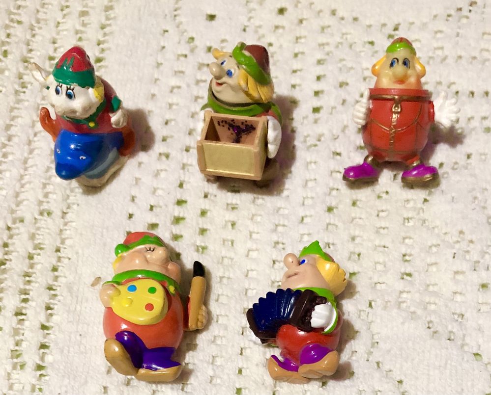 Киндер игрушки ландрин из разных мультяшек