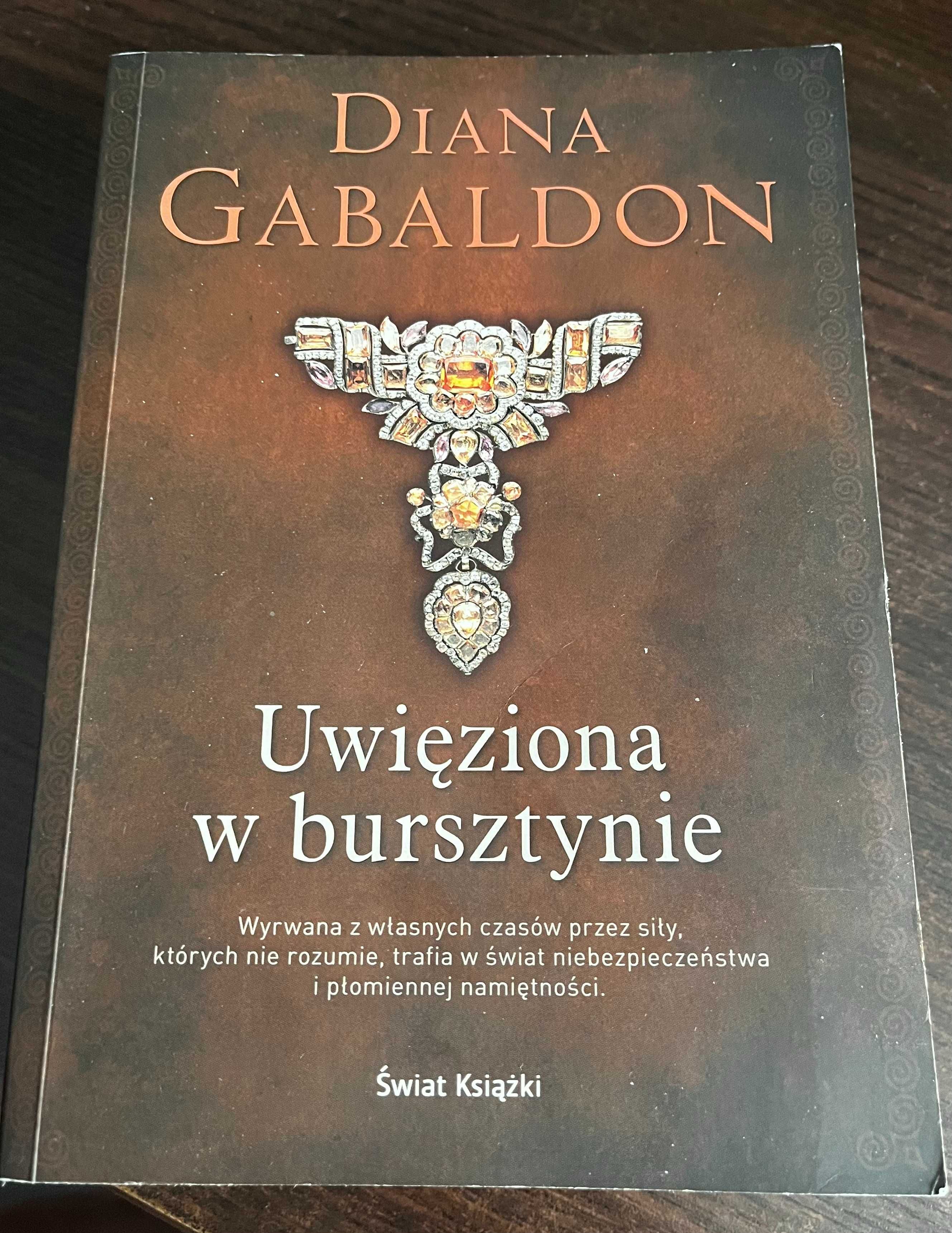 Diana Gabaldon - Uwięziona w bursztynie