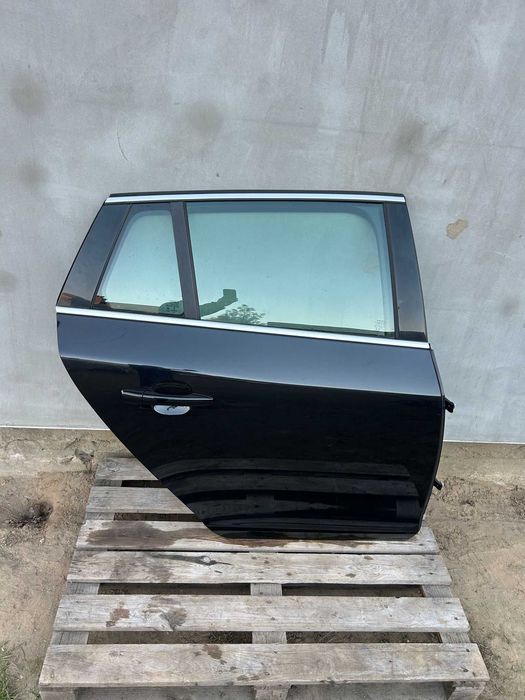 Drzwi prawy tył Volvo V60 I 452-26 ORYGINALNY LAKIER