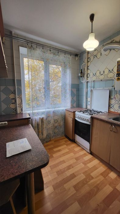 Продаж 4к проспект Космонавтів