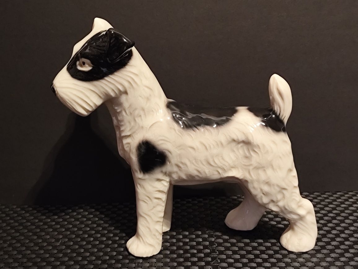 Porcelana Figurka Psa Foksterier Schaubachkunst H 23 cm