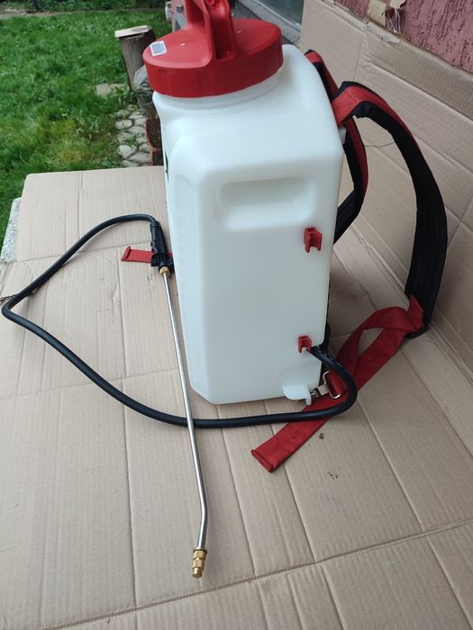 Opryskiwacz automatyczny ogrodowy