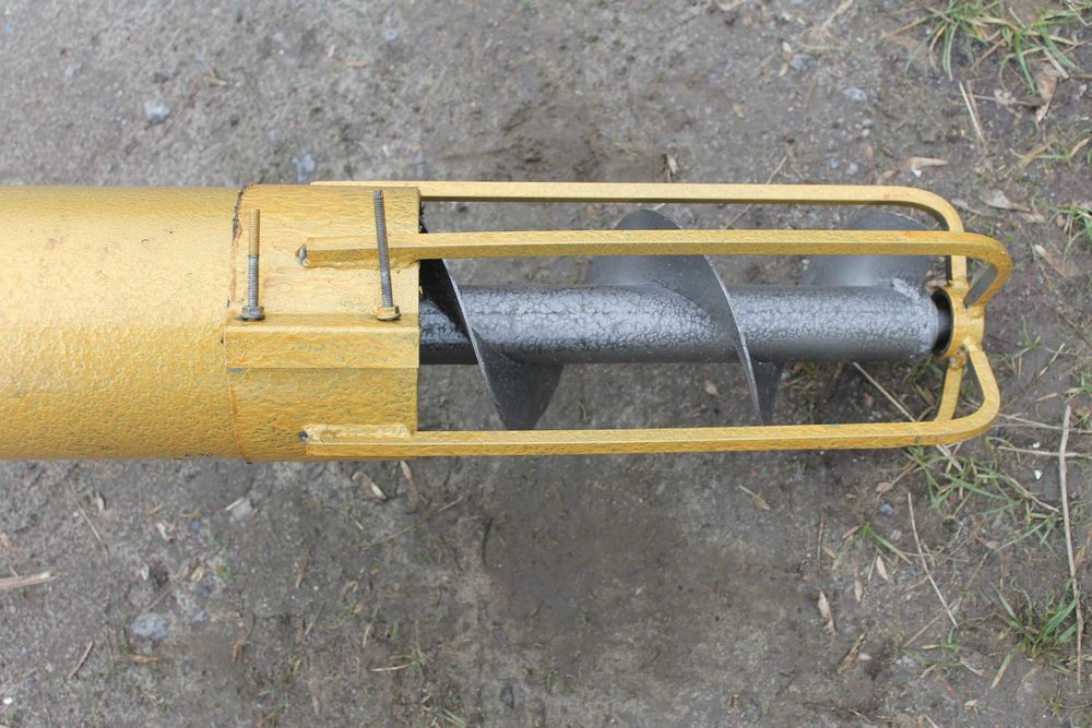 Шнековий навантажувач (погрузчик, загрузчик, конвейєр) в трубі