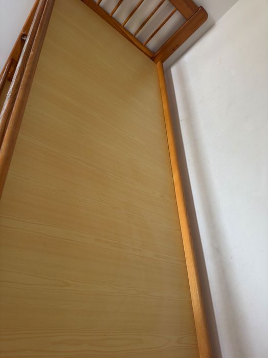 Drewniane łóżko piętrowe dla dzieci