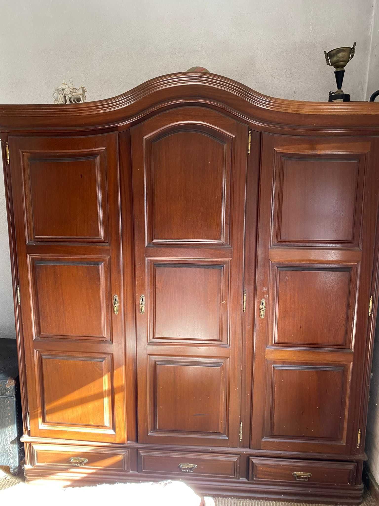 Vendo Móveis de Quarto e Sala