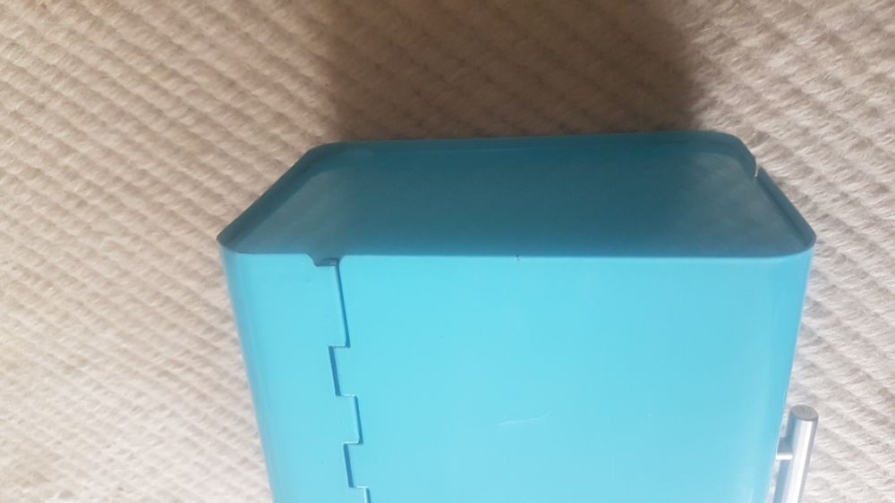 Caixa metálica para pão