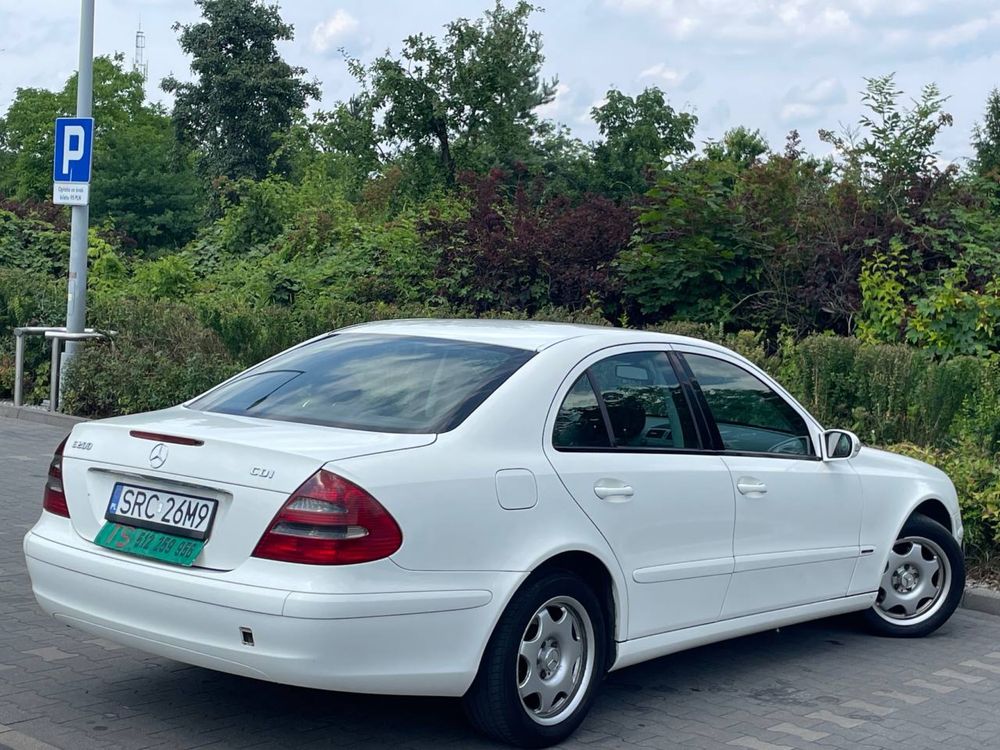 Mercedes E200 2.2d//bez rdzy//fajny stan//doinwestowany//gwarancja