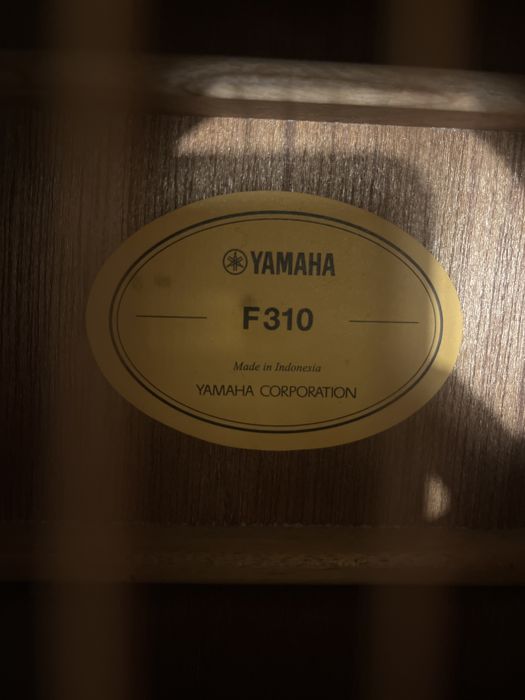 Guitarra yamaha F310
