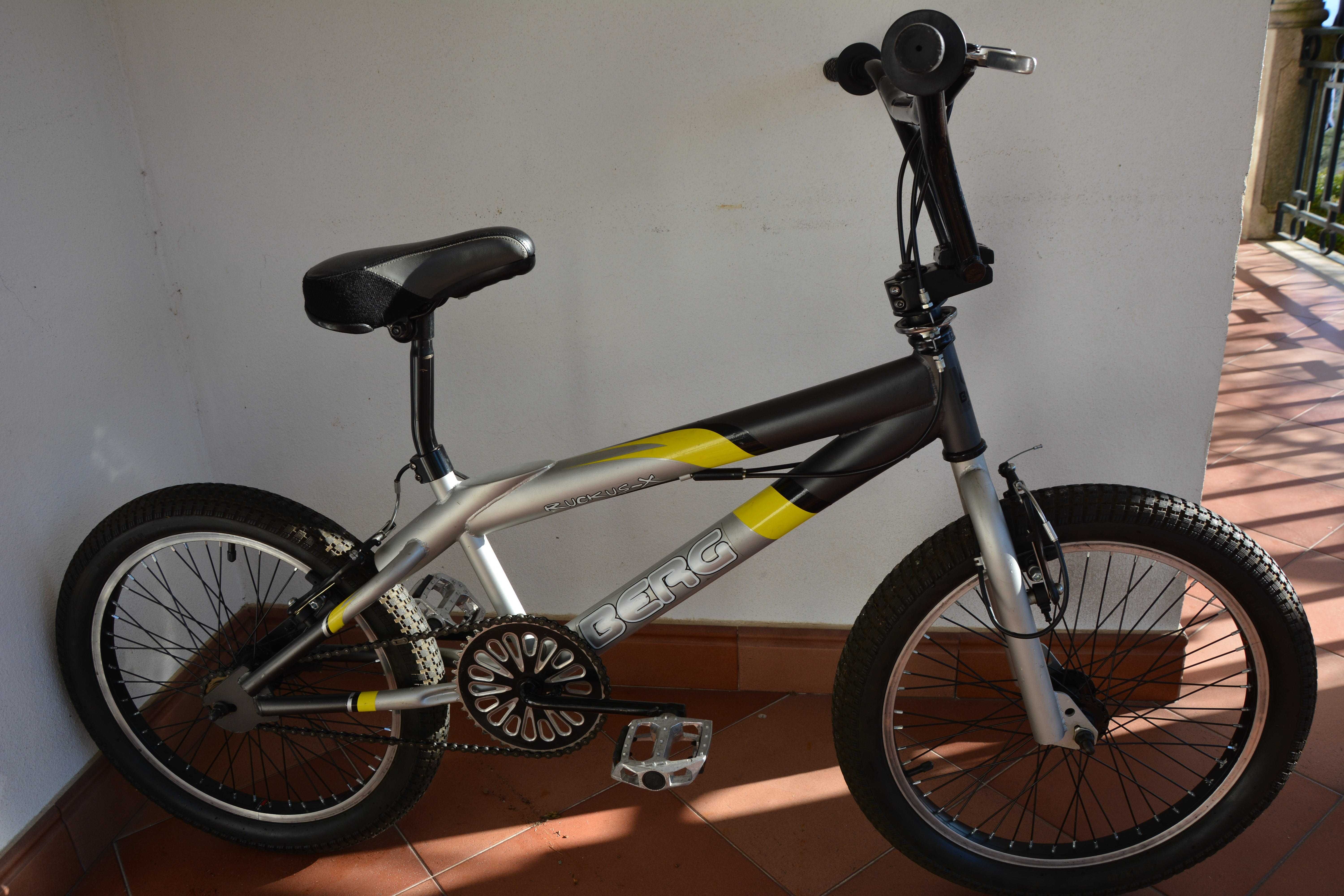 Bicicleta BMX como nova