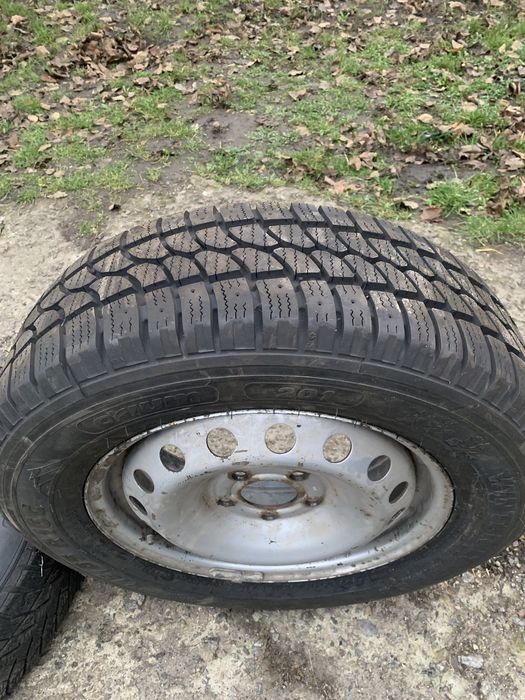 Продам резину на диске на Volkswagen Transporter T5