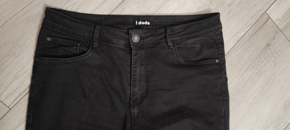 Spodnie jeansowe czarne rozmiar 46.