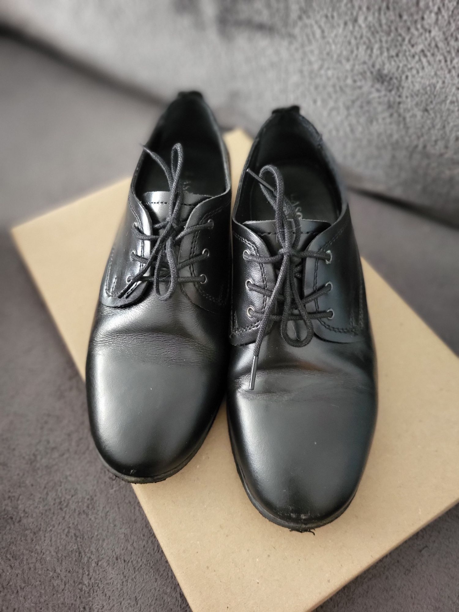 Buty chłopięce eleganckie komunia rozmiar 32