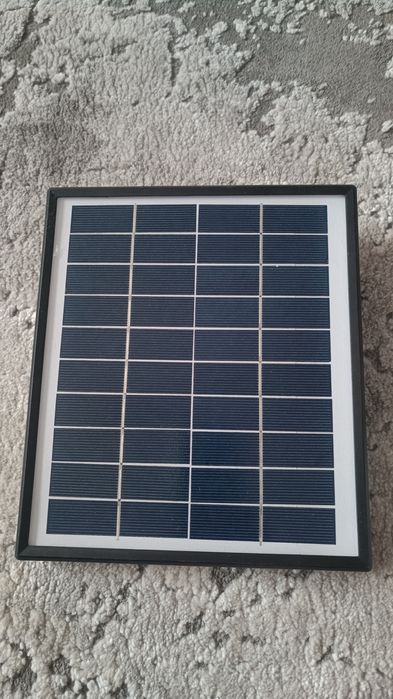 Сонячна панель маленька