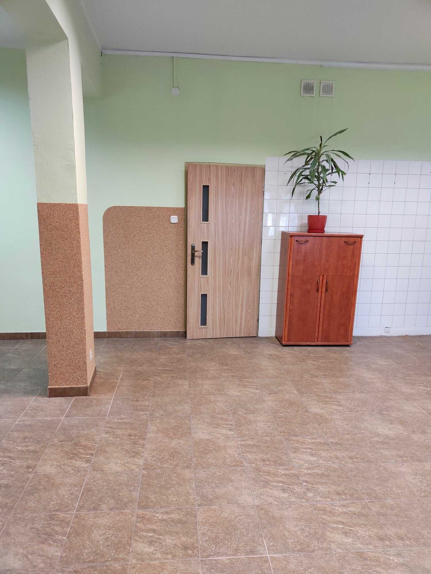 Sprzedam lokal ul.Pułaskiego72 os.Falka