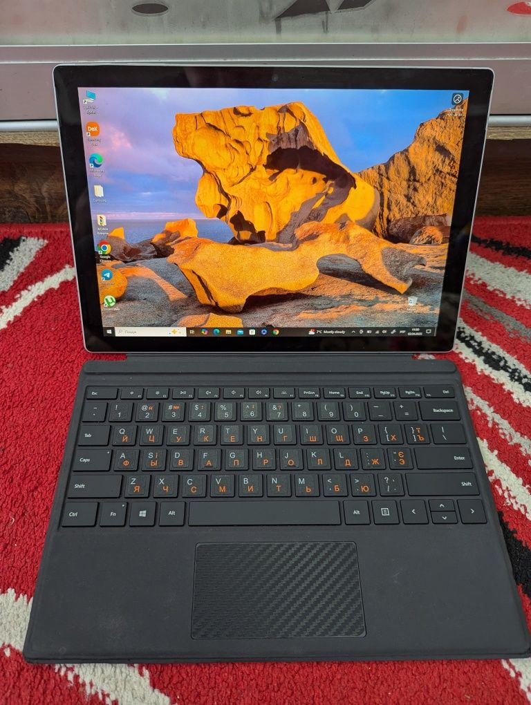 Microsoft surface pro 5 I5-7300u 4/128 1796