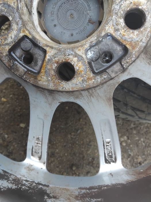 Felgi aluminiowe BMW 5x120 7Jx16 IS40