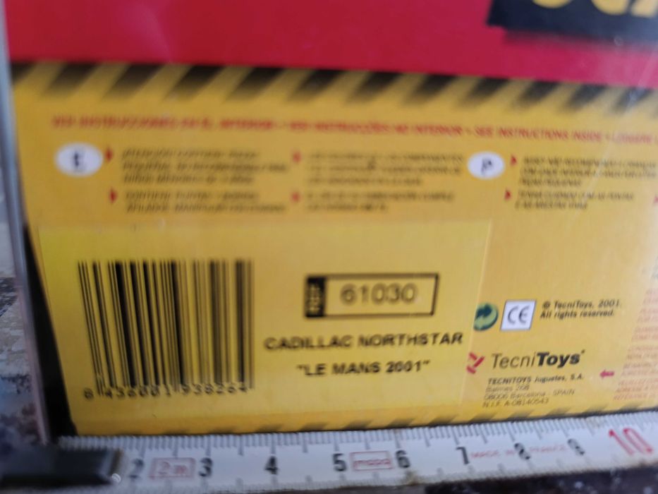 Scalextric Cadillac Northstar 24H Le Mans 2001 1:32