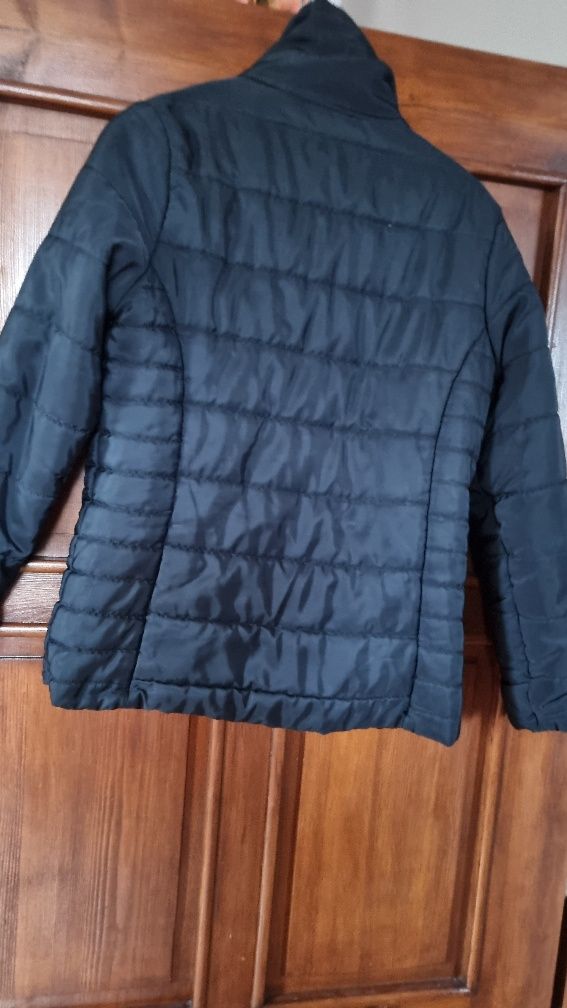 Kurtka czarna na zamek 38-40