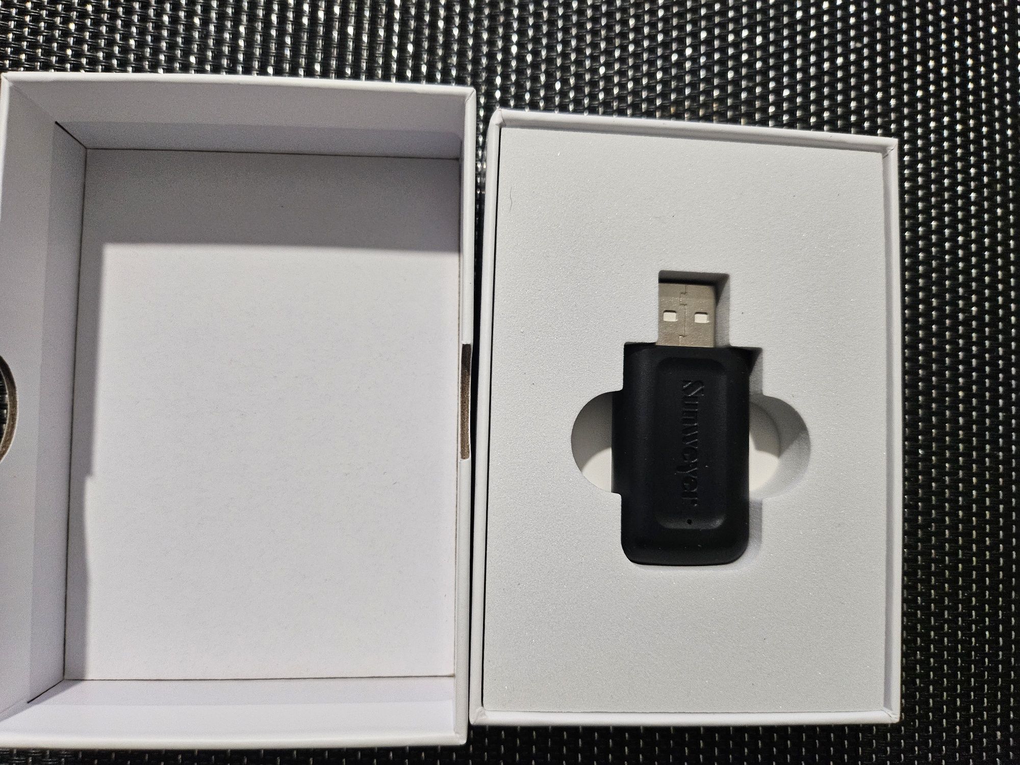 Bezprzewodowy adapter samochodowy CarPlay i Android 2w1