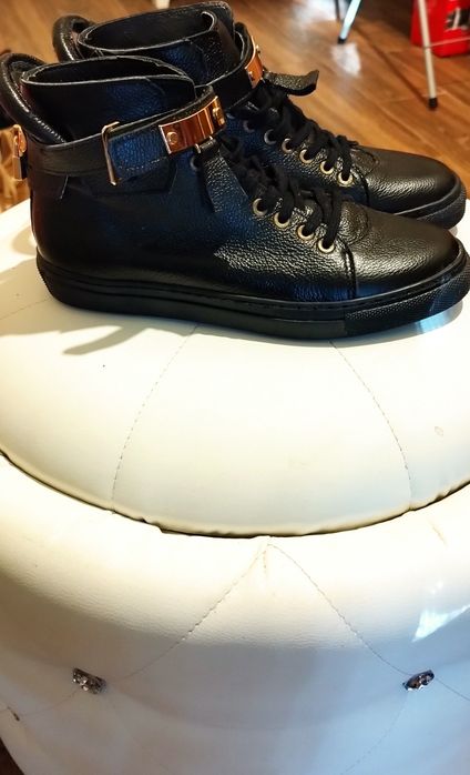 Śliczne  calkowicie nowe skórzane buty! Bardzoo okazyjna cena!