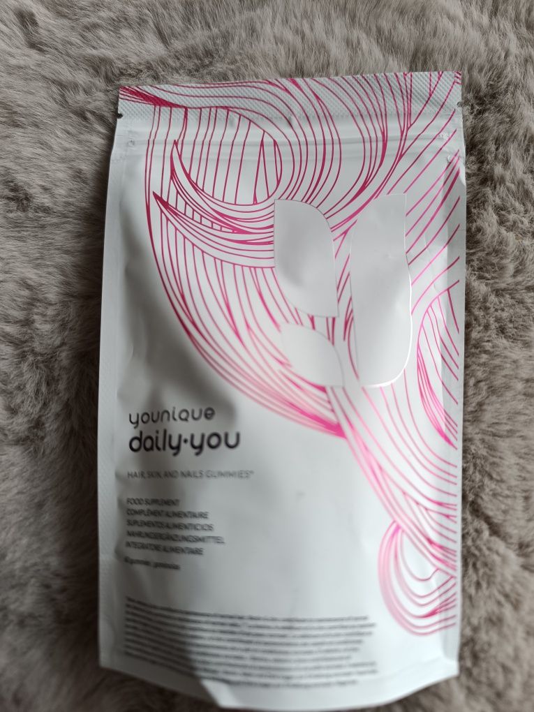 Żelki biotynowe na włosy skórę i od Younique