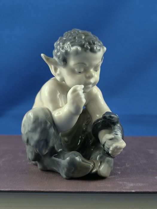 Faun z wężem Royal Copenhagen #porcelana #ozdoba #kolekcja