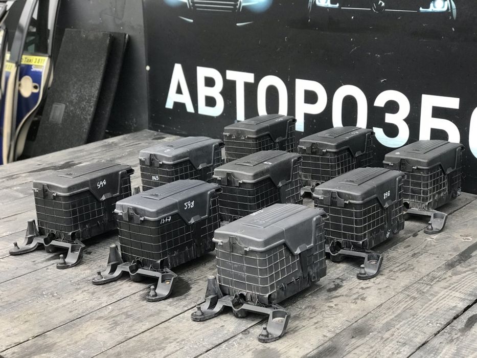 Корпус аккумулятора passat b6 skoda a5 jetta golf 5 touran caddy 3