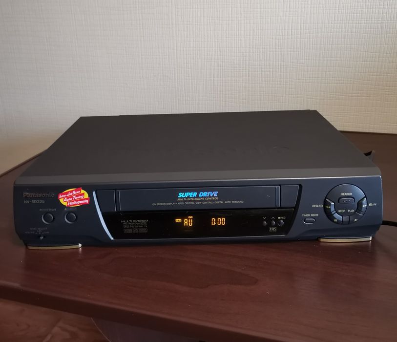 Видеомагнитофон PANASONIC NV-SD225EU